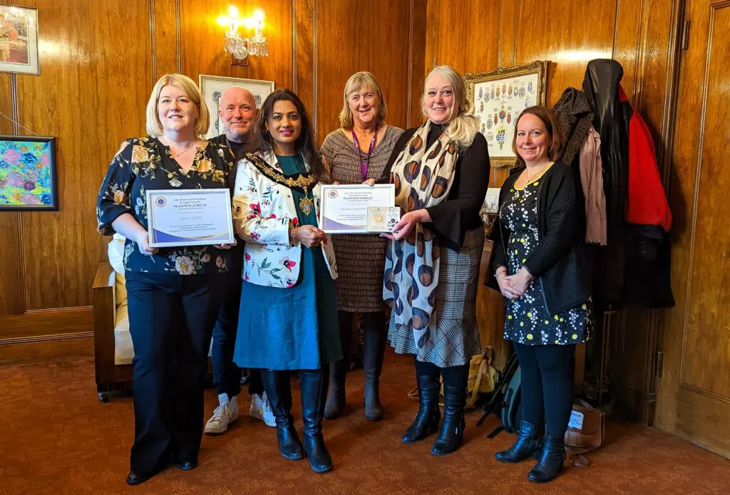 community hero Claire Cook, Mayor of Worthing Carl Sutherland, Cllr Henna Chowdhury, Cllr Rita Garner, community hero Khristina McCormack and Karyn Picker
