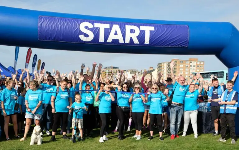 alzheimers society Memory Walk Brighton – Over 700 walkers at the start line Saturday 30 September 2023