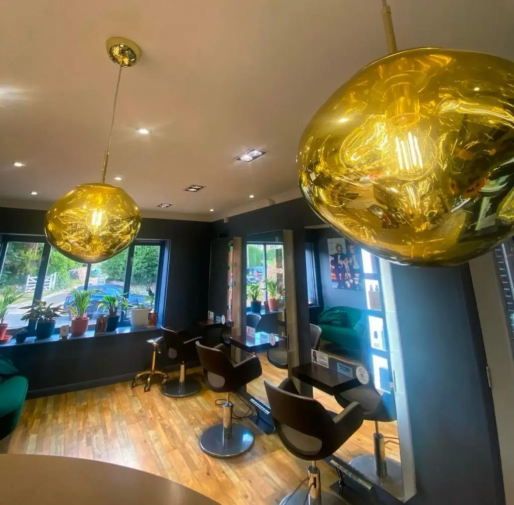 Lustig & Webb - Good Hair Days 2 Bright & modern salon