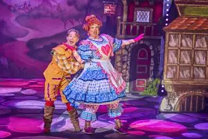 Fasten your seatbelts - it's a high energy Robin Hood at the Capitol! 4 Jack North as Little John James Camp as Dame Daphne Du Plop c Brinkhoff Moegenburg