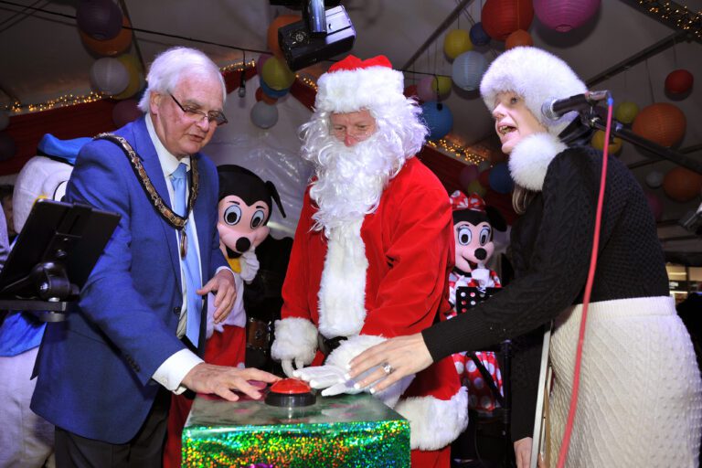HH Xmas Festival 2022 - Mayor & Santa ready to switch on Christmas lights